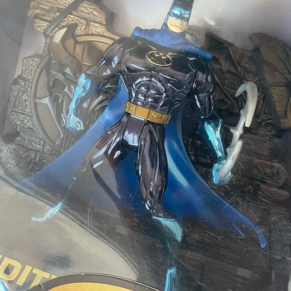 Limited 100th Edition Batman Figure Vintage 1996 - Picture 5 of 14